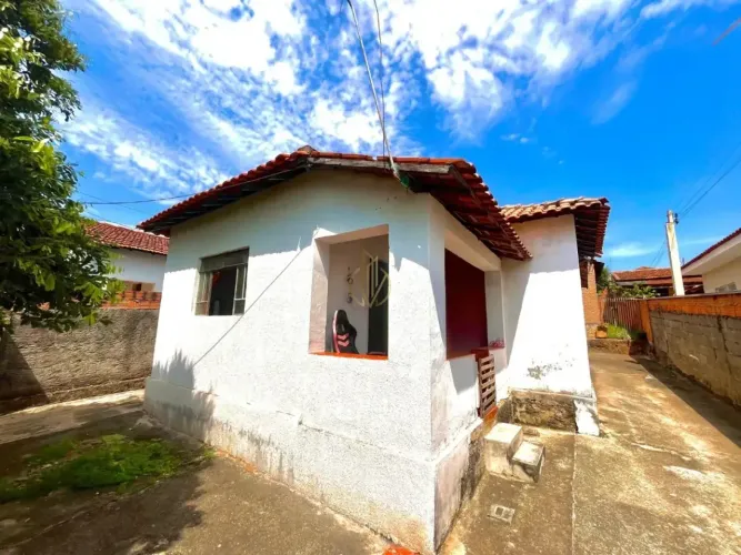 Casa com 2 dormitórios à venda, 103m² por R$ 212.000,00 - Vila Paraíso - Mogi Guaçu/SP