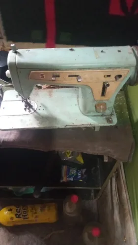 Máquina de custura