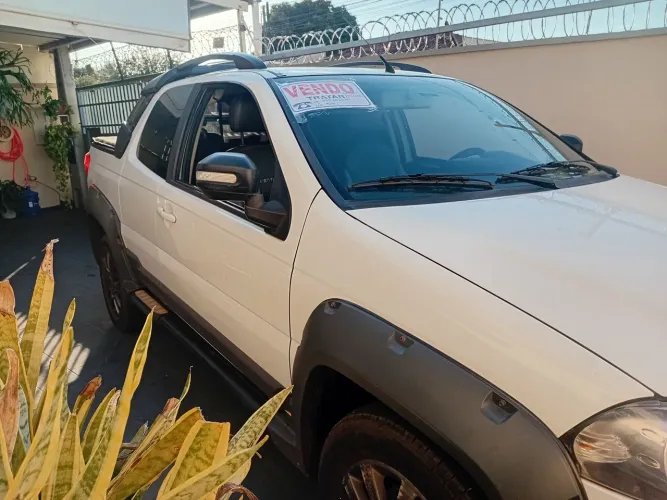 Fiat Strada Adventure1.8/ 1.8 Locker Flex CD 2015