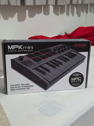 Teclado Controlador MIDI Akai MPK Mini MK3 (Novo/Lacrado/Garantia)