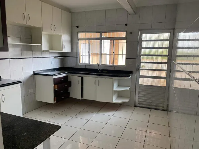 Casa de dois dormitorios para locação em Osasco - SP