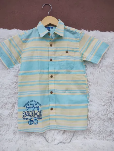 Camisa infantil de botões listrada