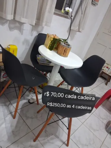 Cadeiras design pretas