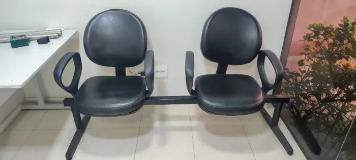 Cadeira dupla para recepção