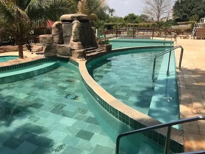 VENDO Thermas do Bosque, 2 suites, mobiliado, perto Clube Privé, Caldas Novas, GO