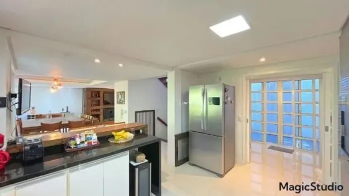 Casa em Condomínio na Pedra Redonda | 4 Dormitórios | 297m² | 4 Vagas | Solar Biarritz