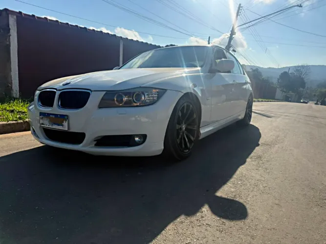BMW 320I A 2010