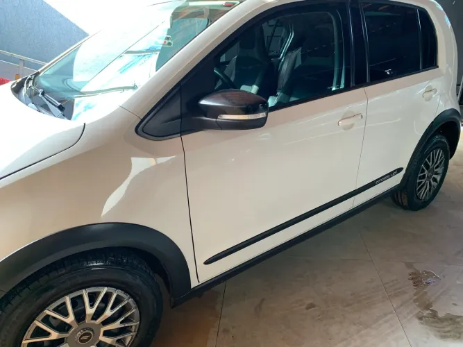 Volkswagen Up! Cross 1.0 TSI Total Flex 12V 5P 2016