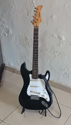 Guitarra Stratocaster Waldman