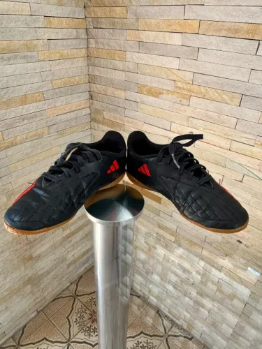 CHUTEIRA FUTSAL ADIDAS - DEPORTIVO - NR. 33