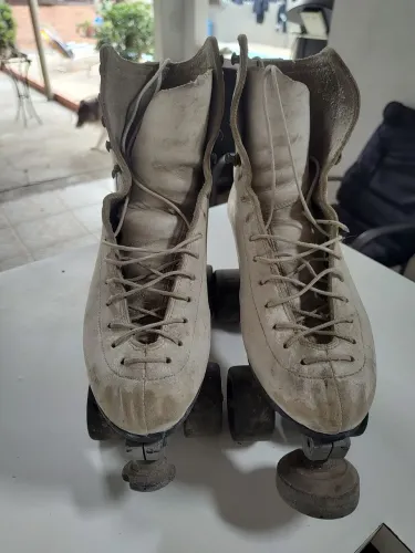 Patins artístico/ Bota de couro com pelego de ovelha!