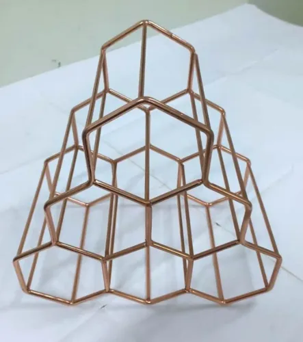 Porta vinhos metálico hexagonal para seis garrafas - Cobreado
