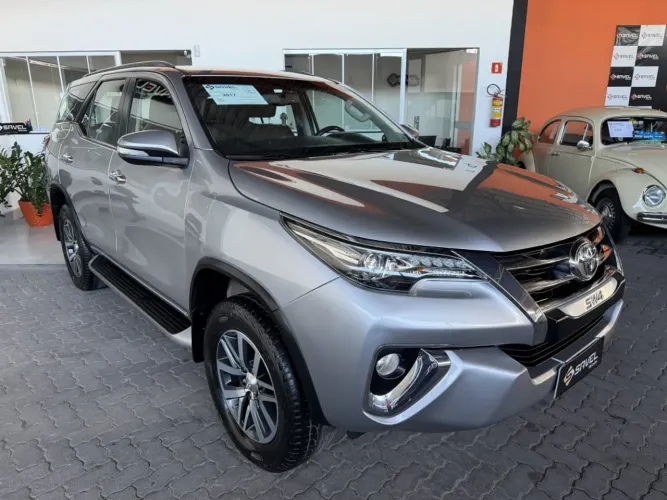 Toyota Hilux SW4 SRX Plat. 4X4 2.8 TB Die. Aut. 2017