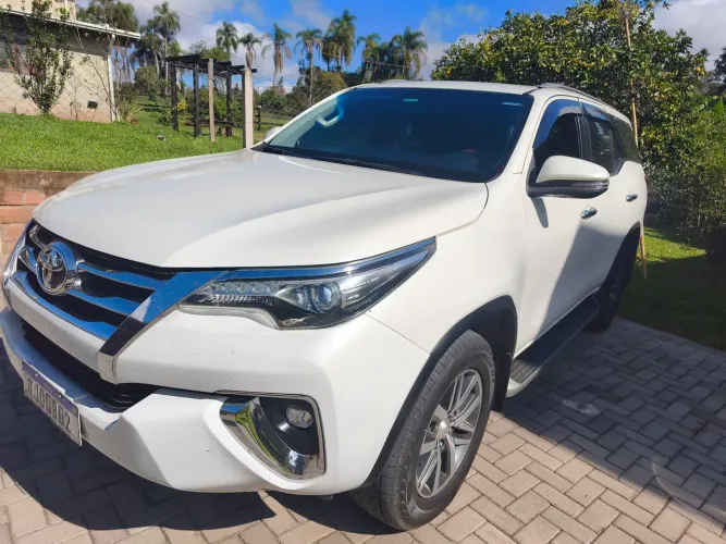 Toyota Hilux SW4 SRX 4X4 2.8 TDI 16V Dies. Aut. 2018