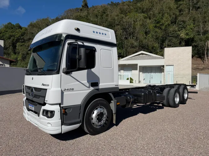 Atego 2426 leito teto alto baixo km *raridade*
