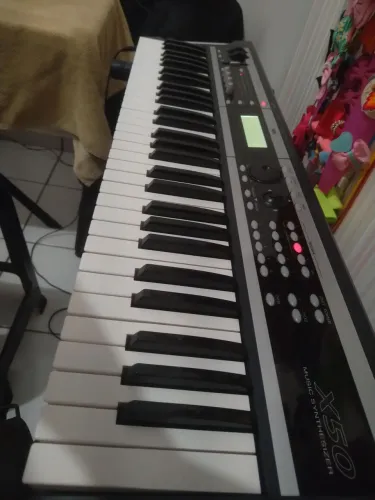 Vendo teclado sintetizador workstation Korg x50