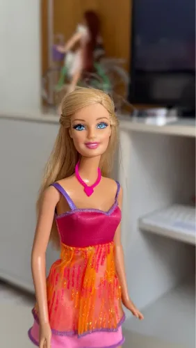 Barbie anos 2000 antiga perna articulada 