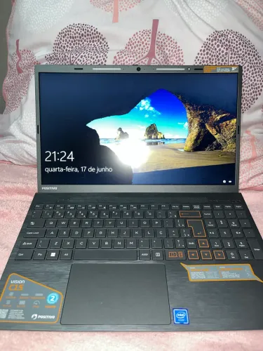 Notebook Positivo novo sem marca de uso