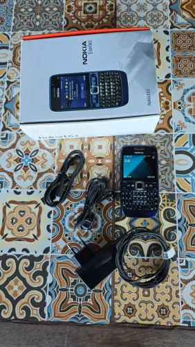 Nokia E63 Azul Usado com todos os acessórios na Caixa para Colecionadores