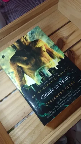 LIVRO - CIDADE DOS OSSOS