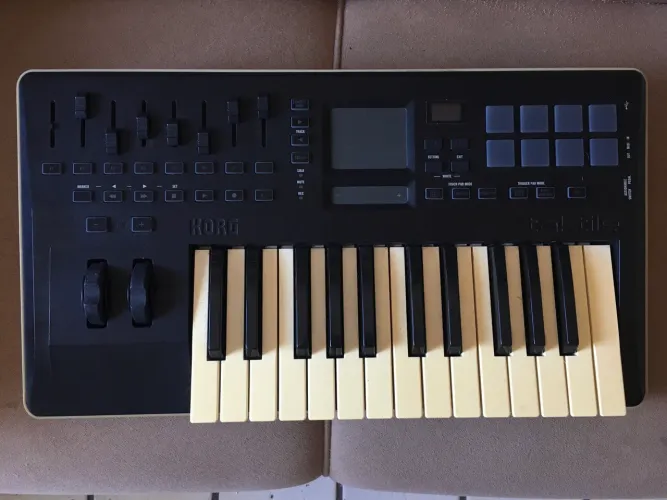 Controlador Midi/Sintetizador Korg Taktile-25