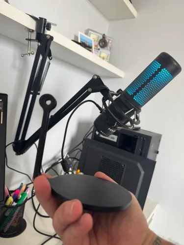 Microfone Hyper X Quadcast com Suporte