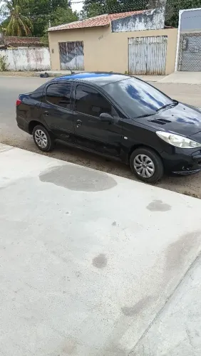 Peugeot 207 Sedan Passion XR 1.4 Flex 8V 4P 2010