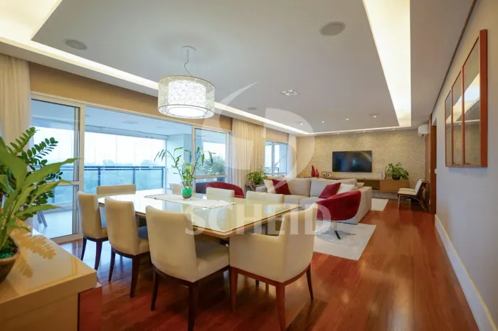 Apartamento à Venda no Condomínio Cena Golf com 266m², 4 Suítes e 04 vagas, no Jardim Mara