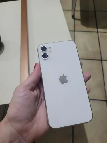 iPhone 11 Branco - 128gb