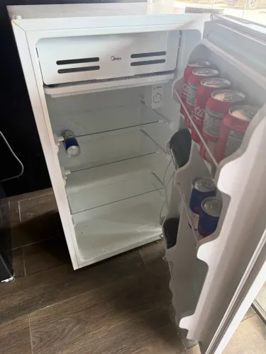 Frigobar midea 93litros novo 750 pra vender logo