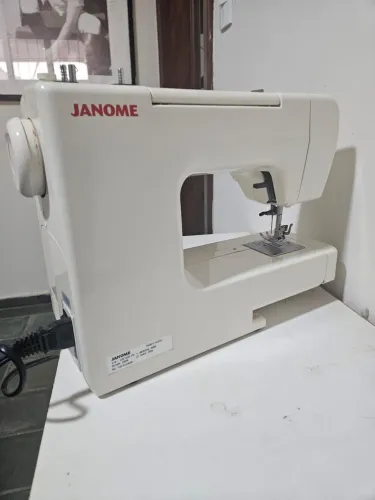 Máquina costura Janome 2008