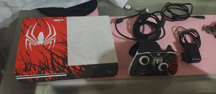 Vendo Xbox one S ou troco pelo PS4