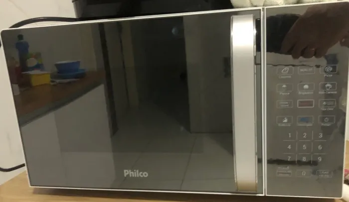 Microondas Philco sem marcas de uso, apenas 1 ano (de uso). valor negociável.