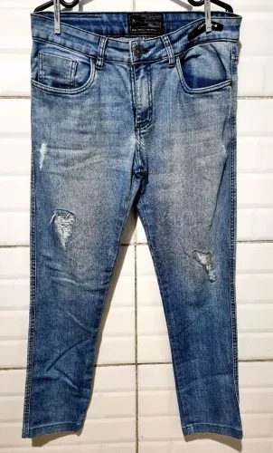 4 calça jeans masculina tamanho 42 e 1 40