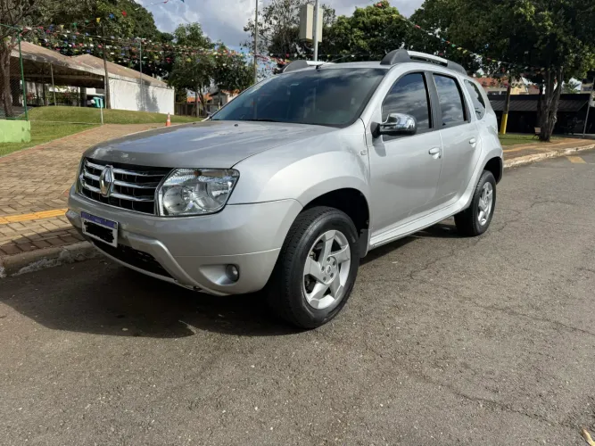 Renault Duster Dynamique 2.0 Hi-flex 16V Aut. 2015