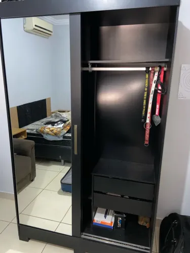 Guarda roupa 2 portas com espelho