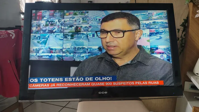 Tv CCE 43 digital com controle linda imagem