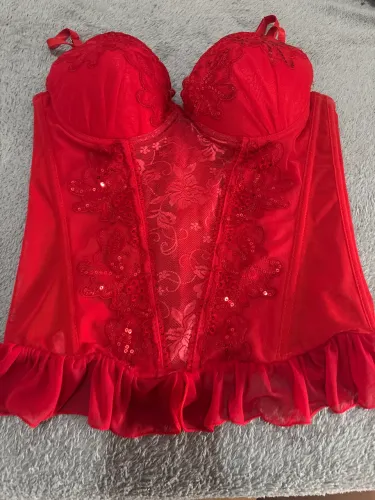 Corset vermelho bordado