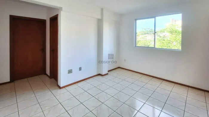 APARTAMENTO CENTRAL 01 DORMITÓRIO COM SACADA