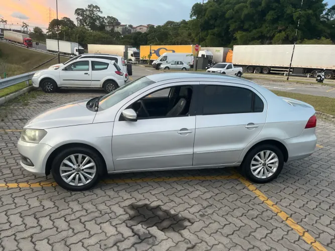 Volkswagen Voyage Comf/highli. 1.6 MI T.flex 8V 4P 2015