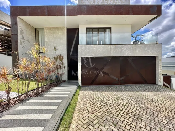 Casa à venda no Alphaville Juiz de Fora.