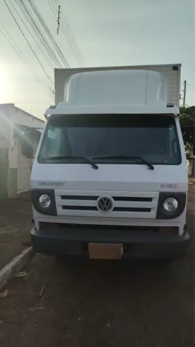 Vende-se caminhão delivery 8-150 ano 2009, ótimo preço 