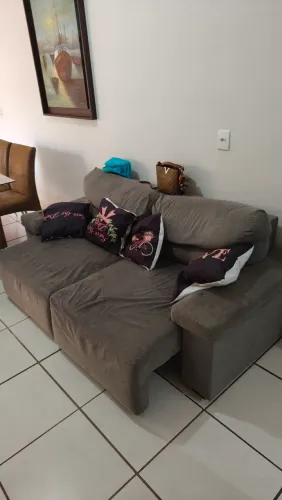 Sofá retrátil.