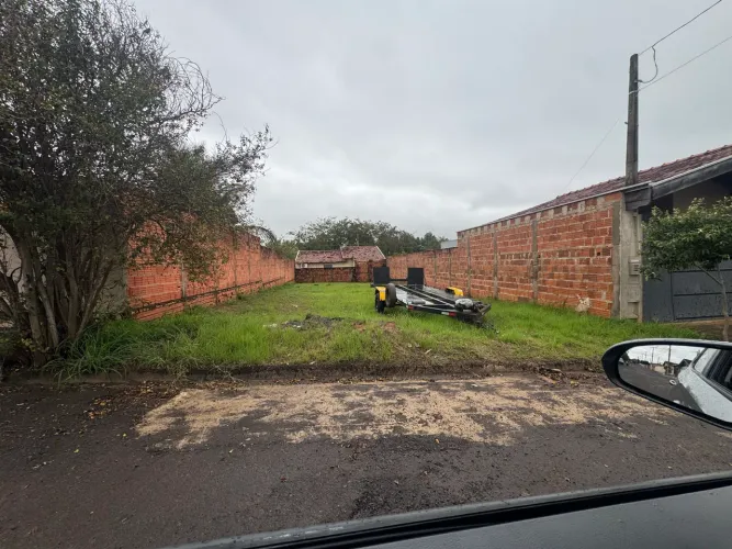 Terreno 10 X 26 todo murado em volta 