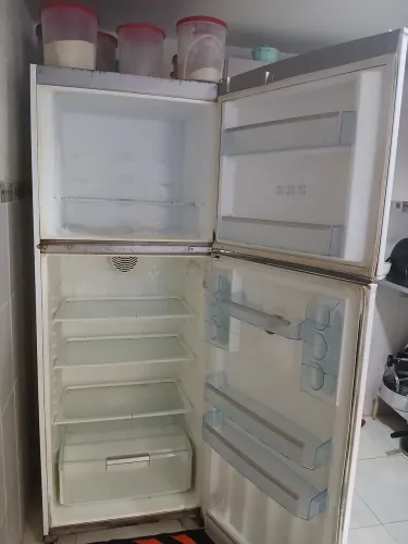 Vendo Geladeira usada em bom estado