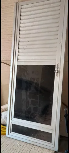 PORTA DE ALUMINIO BRANCA