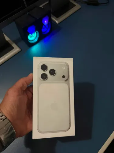 iPhone 17 Pro Silver novo