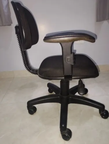 Cadeira giratória para estudo 