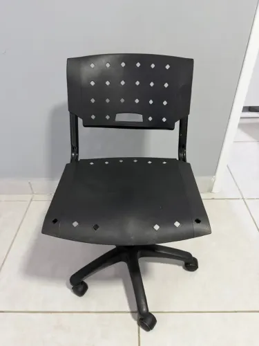 Cadeira De Escritorio Iso Giratoria Preta