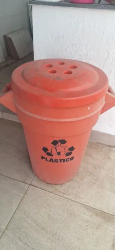 Latão para lixo grande